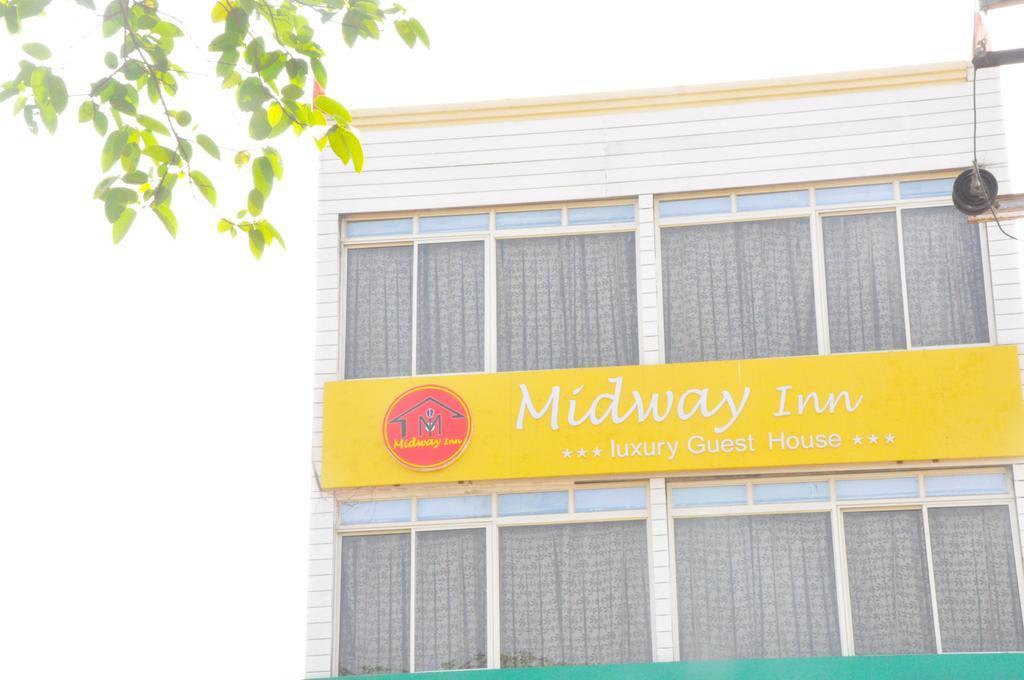 Midway Inn Bhubaneswar Esterno foto